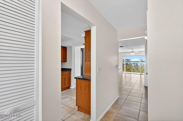 3333 S Ridgewood Ave Apt 15, Port Orange, FL 32129