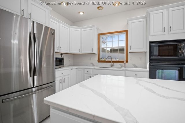 129 Leslie Drive, Scott Depot, WV 25560