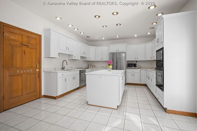 129 Leslie Drive, Scott Depot, WV 25560