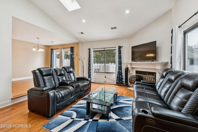 92 Lexington Circle, Matawan, NJ 07747