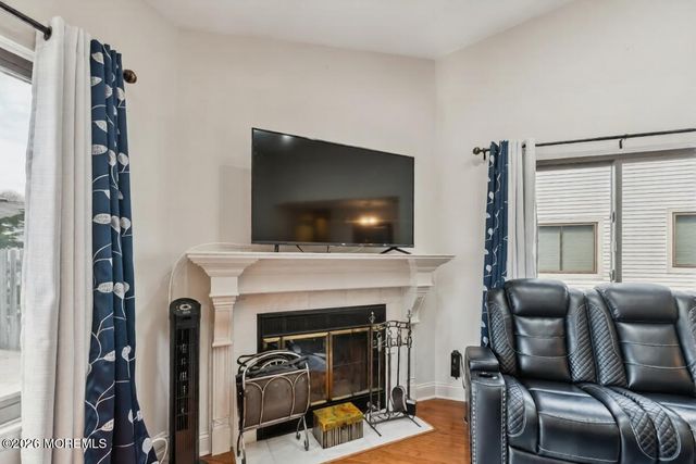 92 Lexington Circle, Matawan, NJ 07747