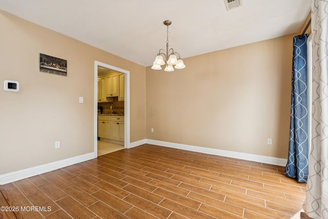 92 Lexington Circle, Matawan, NJ 07747