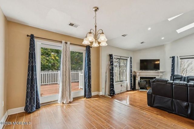 92 Lexington Circle, Matawan, NJ 07747