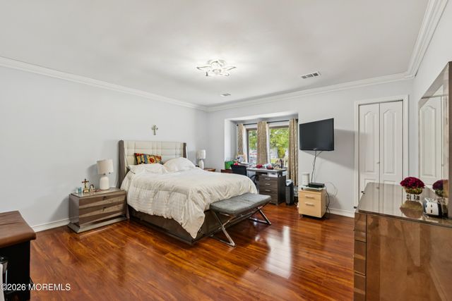 92 Lexington Circle, Matawan, NJ 07747