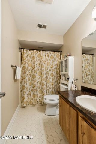 92 Lexington Circle, Matawan, NJ 07747