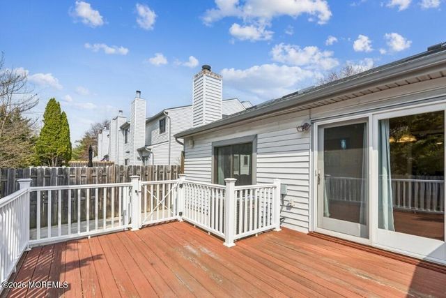 92 Lexington Circle, Matawan, NJ 07747