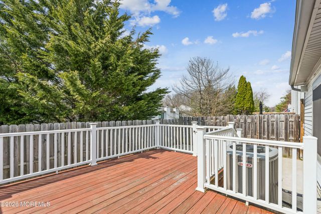 92 Lexington Circle, Matawan, NJ 07747