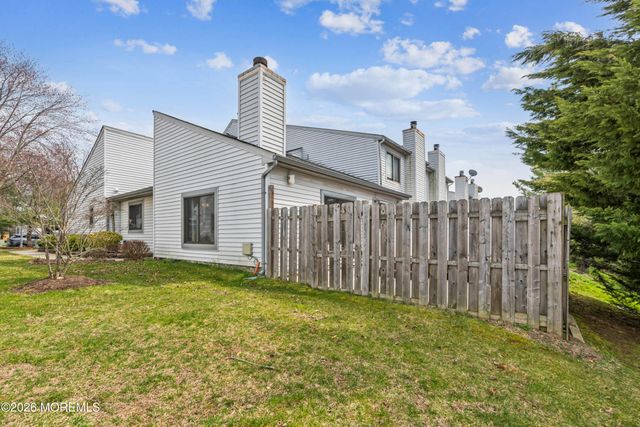 92 Lexington Circle, Matawan, NJ 07747