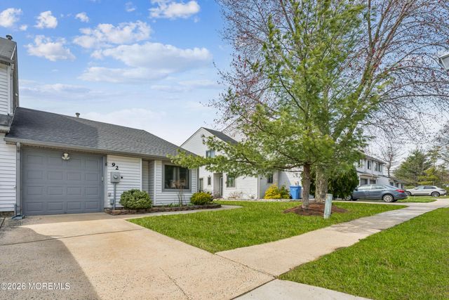 92 Lexington Circle, Matawan, NJ 07747