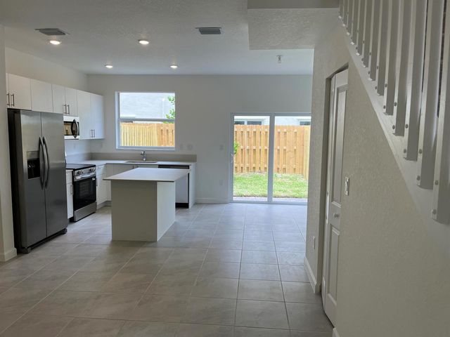 2624 SE 25th, Homestead, FL 33035