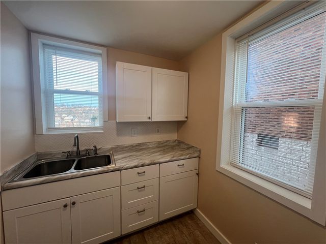 2931 Clermont Ave, Brentwood, PA 15227