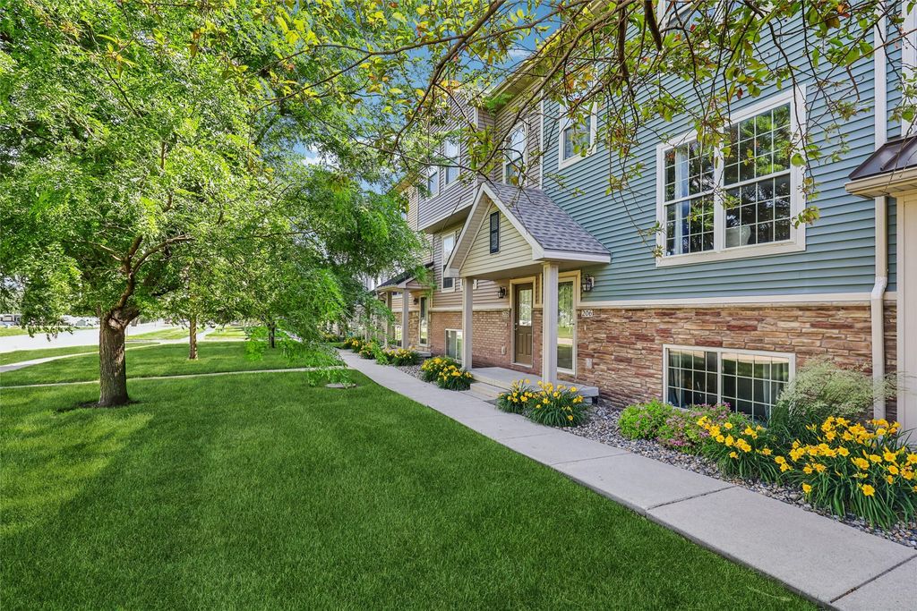 3600 SE Glenstone Drive 206, Grimes, IA 50111