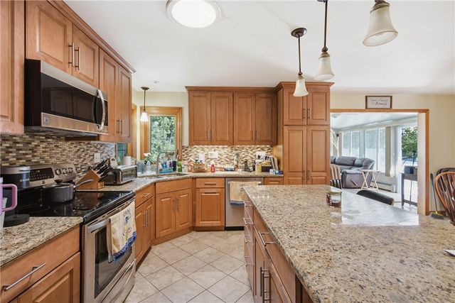 861 Greenville Avenue, Johnston, RI 02919
