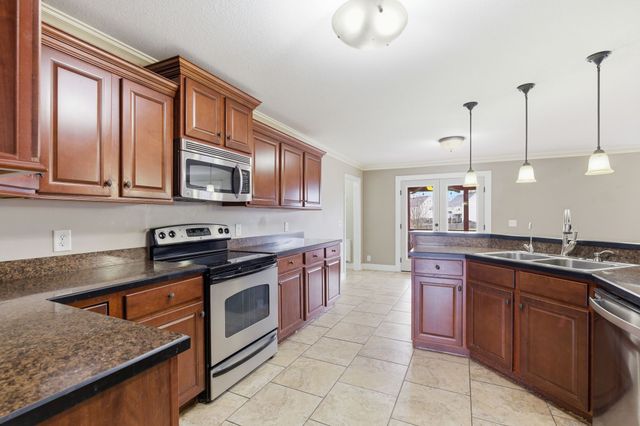 2999 Outfitters Dr, Clarksville, TN 37040