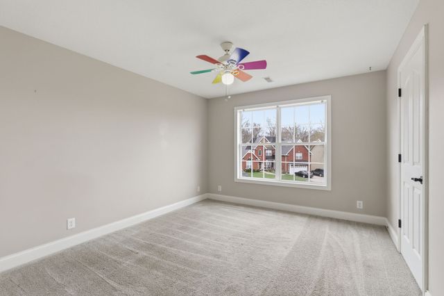 2999 Outfitters Dr, Clarksville, TN 37040