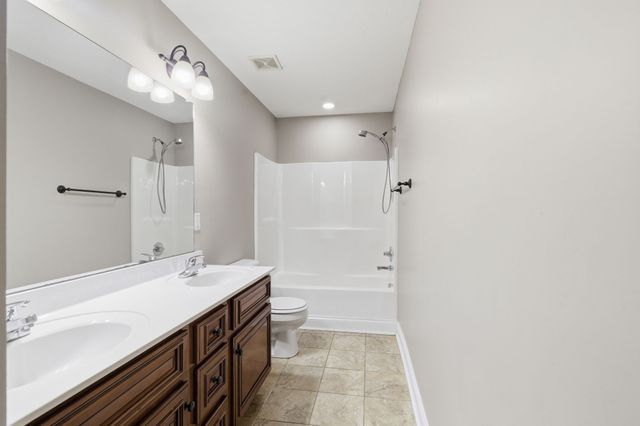 2999 Outfitters Dr, Clarksville, TN 37040