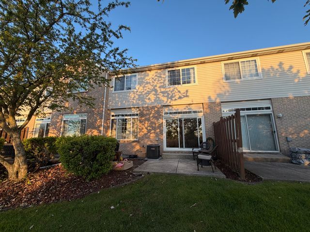 18251 Kirby Drive 1, Tinley Park, IL 60487
