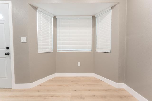 1026 E Tulare Avenue, Tulare, CA 93274