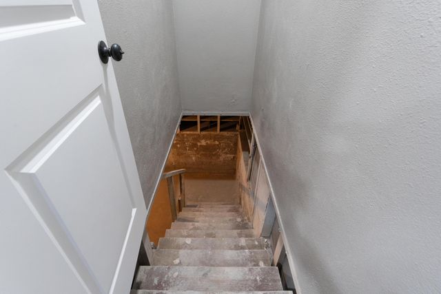 1026 E Tulare Avenue, Tulare, CA 93274