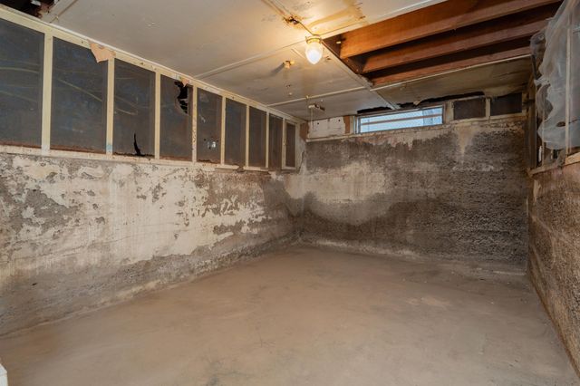 1026 E Tulare Avenue, Tulare, CA 93274