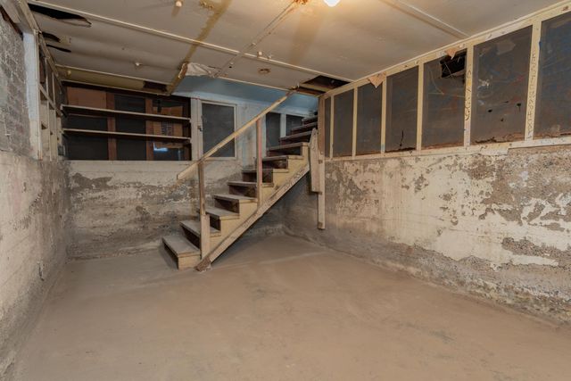 1026 E Tulare Avenue, Tulare, CA 93274