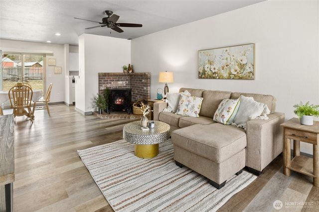 280 Blue Agate, Ronald, WA 98940