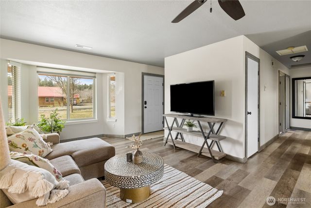 280 Blue Agate, Ronald, WA 98940