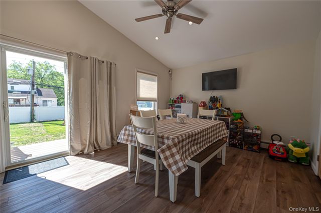 7 Edscho Lane, Commack, NY 11725