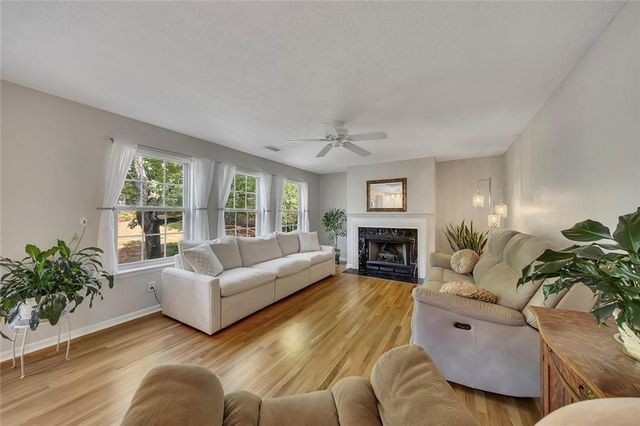 815 Plantation Ridge Overlook, Woodstock, GA 30188