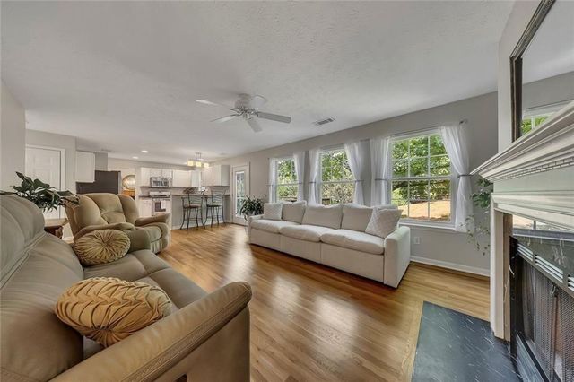 815 Plantation Ridge Overlook, Woodstock, GA 30188