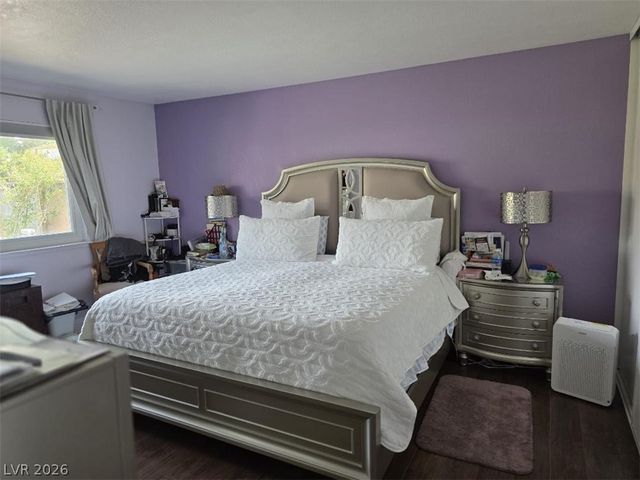 7000 Carrondale Way, Las Vegas, NV 89128