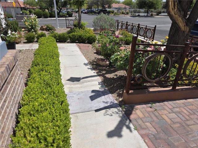 7000 Carrondale Way, Las Vegas, NV 89128