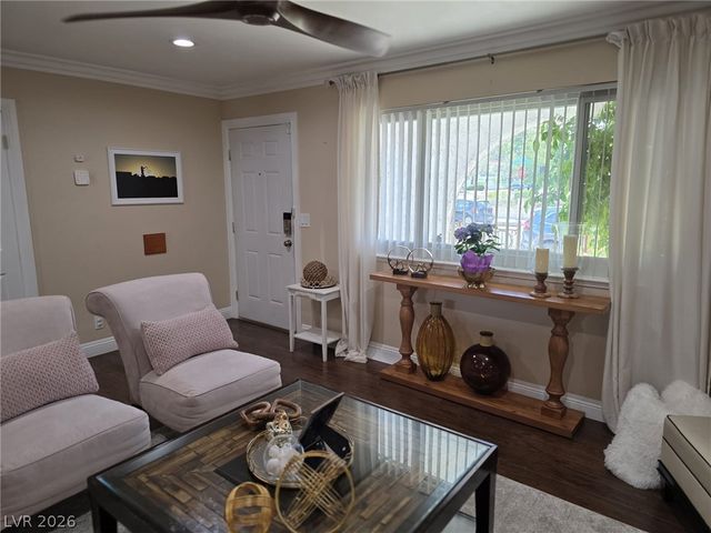 7000 Carrondale Way, Las Vegas, NV 89128