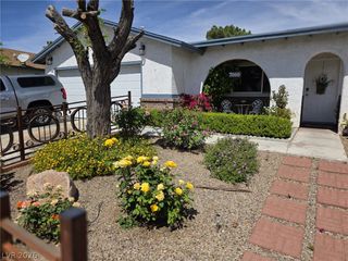 7000 Carrondale Way, Las Vegas, NV 89128