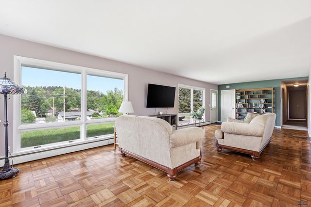 4727 S CANYON RD, Rapid City, SD 57702