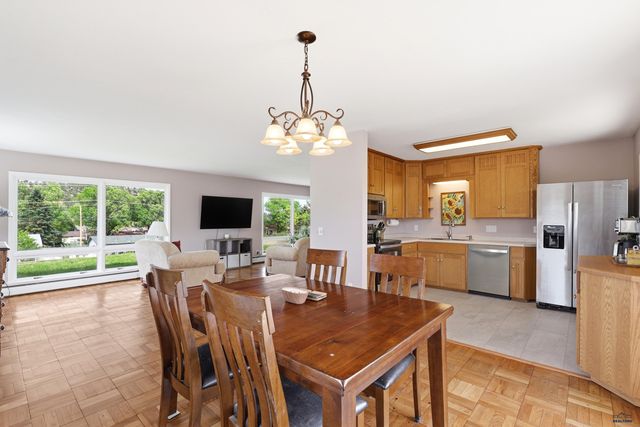 4727 S CANYON RD, Rapid City, SD 57702