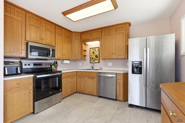 4727 S CANYON RD, Rapid City, SD 57702