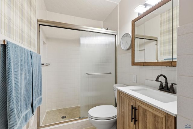 4727 S CANYON RD, Rapid City, SD 57702