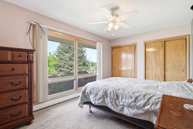 4727 S CANYON RD, Rapid City, SD 57702