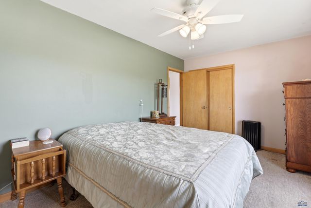 4727 S CANYON RD, Rapid City, SD 57702