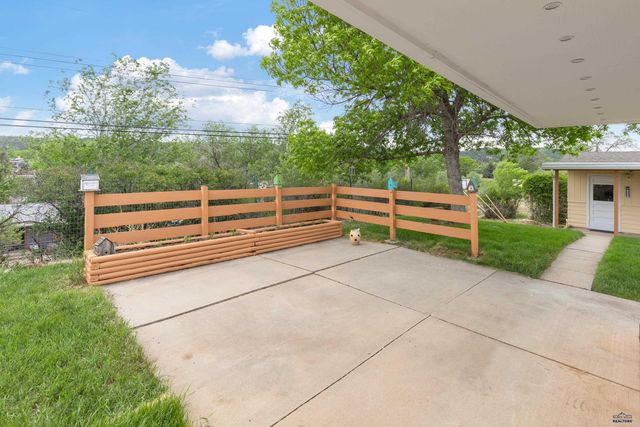 4727 S CANYON RD, Rapid City, SD 57702