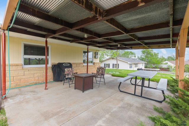 4727 S CANYON RD, Rapid City, SD 57702