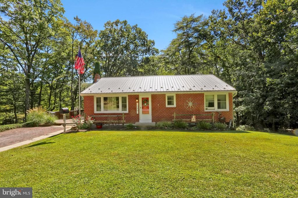 344 E BROAD ST, Williamstown, PA 17098