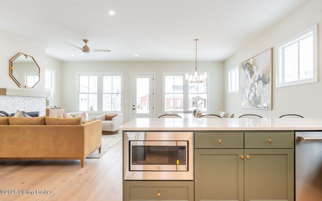 6104 Passionflower Dr, Prospect, KY 40059