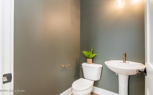 6104 Passionflower Dr, Prospect, KY 40059