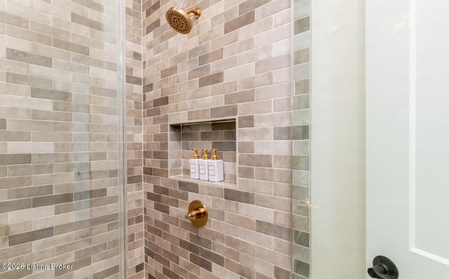 6104 Passionflower Dr, Prospect, KY 40059