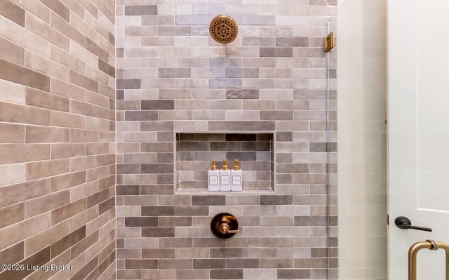 6104 Passionflower Dr, Prospect, KY 40059