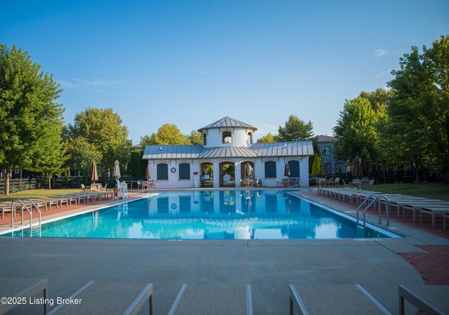 6104 Passionflower Dr, Prospect, KY 40059