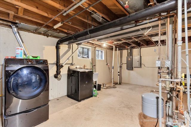 835 Maple Road, Flossmoor, IL 60422