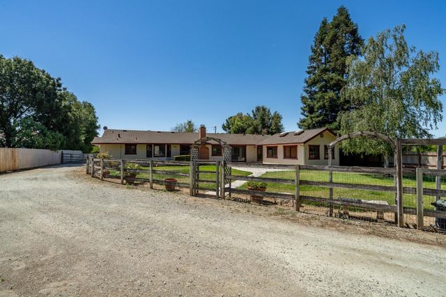 2025 Jeanie Lane, Gilroy, CA 95020